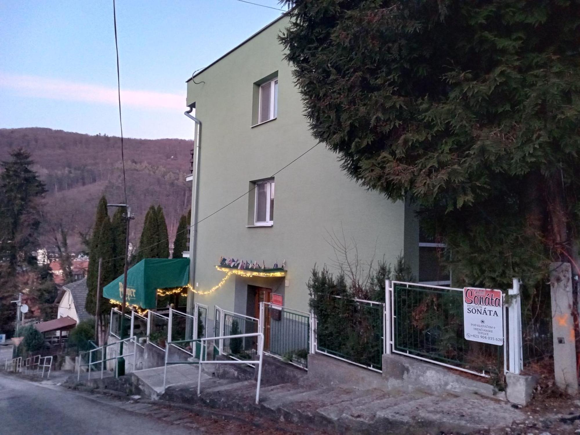Garni Hotel Sonata Trenčianske Teplice Exterior foto