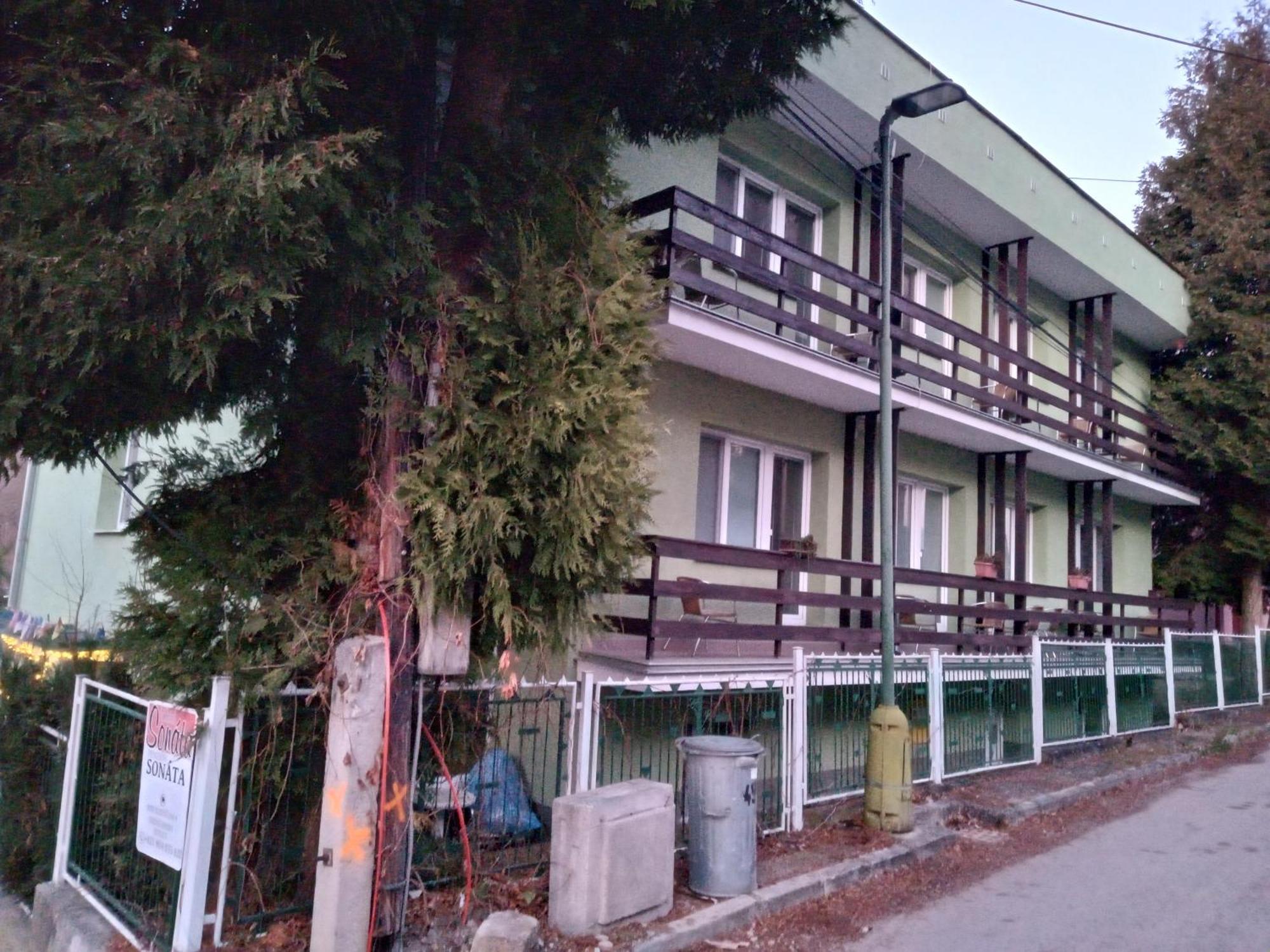 Garni Hotel Sonata Trenčianske Teplice Exterior foto